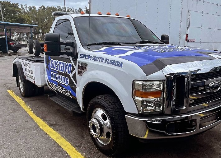Camion grua Gustavo Towing Miami
